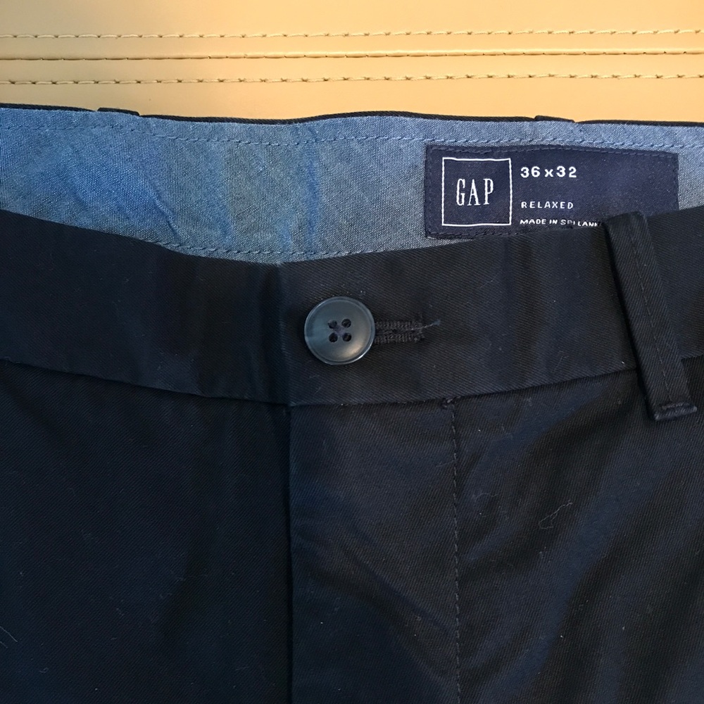 GAP 36x32 Relaxed fit Black Khakis NEW W/O Tags